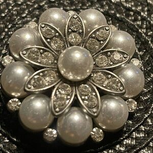 Vintage silver Pearl and rhinestone brooch.